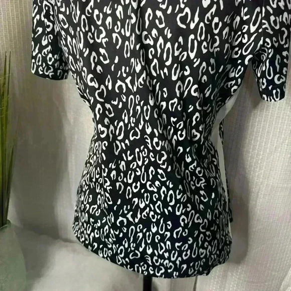 J Lindeberg Women’s Large Golf Polo Animal Print Blue And White Short Sleeve - Picture 7 of 12